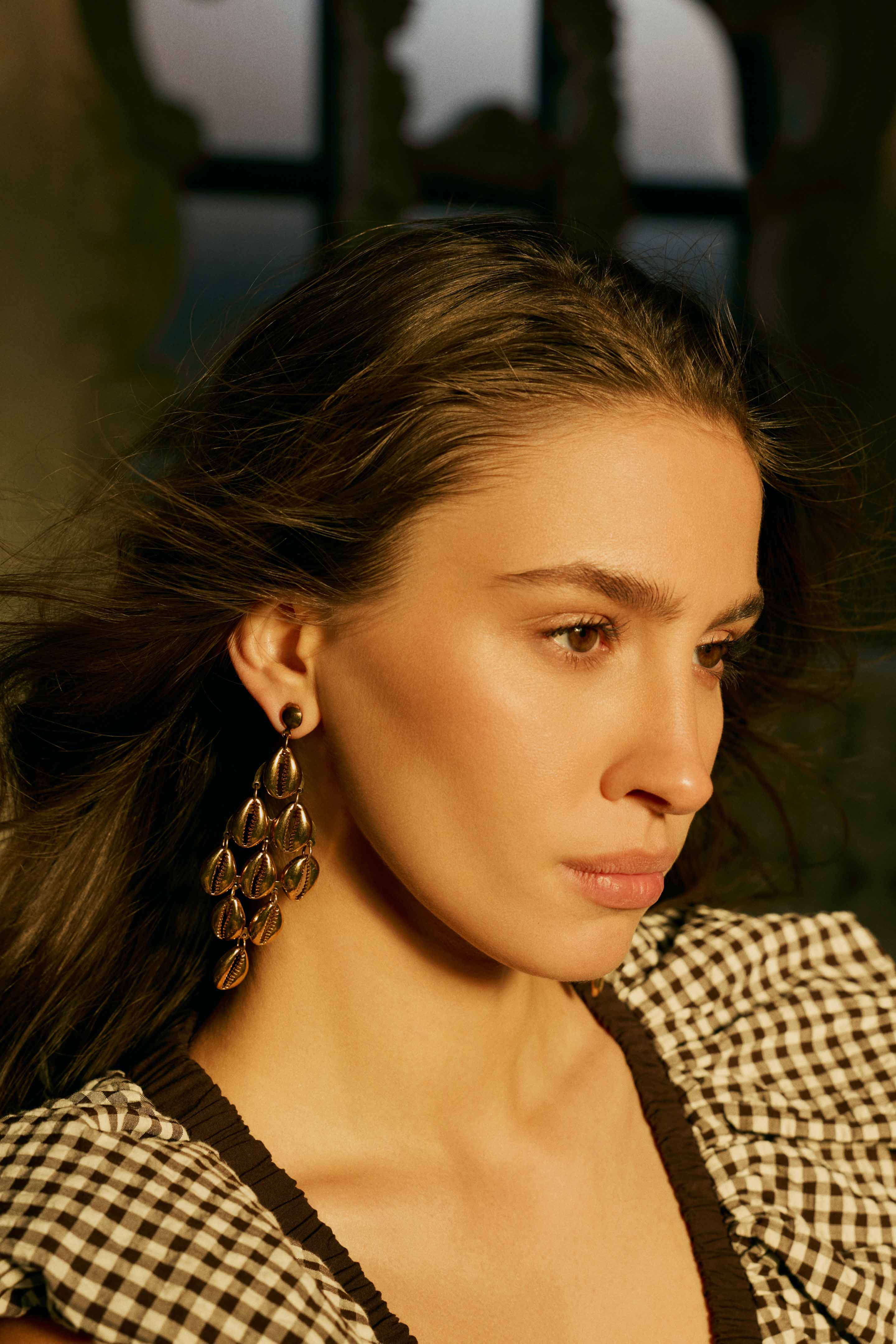 Myra Shell summit earrings in Desert tide danglers